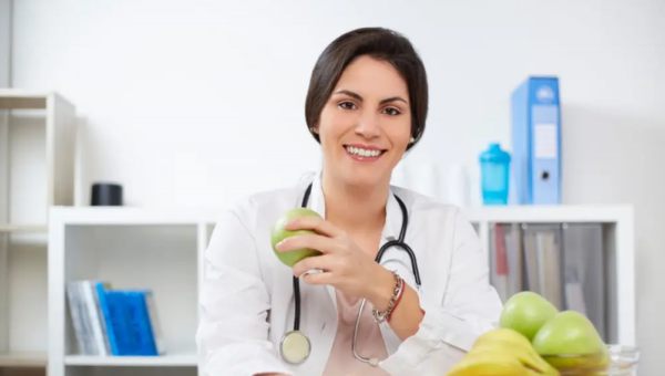 Diyetisyenle İlk Randevu Rehberi Hangi Ölçümler Yapılır, Kişisel Program Nasıl Hazırlanır ve Ücretleri Neler Etkiler?