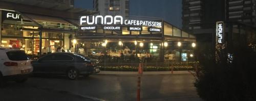 Funda Pastaneleri